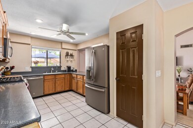 1660 E Whitten St, Chandler, AZ 85225 - photo 4