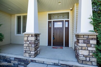 5577 Elm Twig Dr, Grand Forks, ND 58201 - photo 4