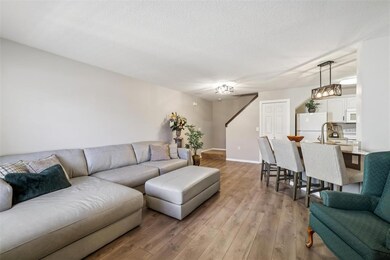 3799 Village Run Dr unit 202, Des Moines, IA 50317 - photo 2