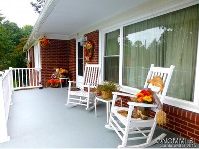 Rocking chair porch w/views
