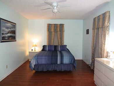 Bedroom. Guest Bedroom with Queen Mattress Set, Ni