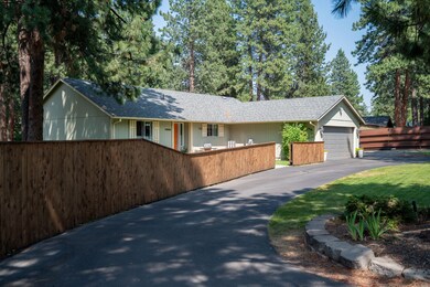 19204 River Woods Dr, Bend, OR 97702 - photo 2