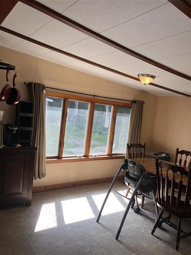 25 Edgewood St, Claremont, NH 03743 - photo 6