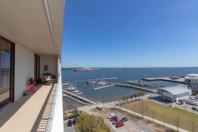 Balcony to the harbor