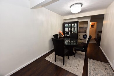 87-30 204th St unit B48, Hollis, NY 11423 - photo 4