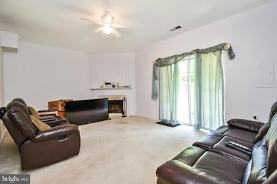 16828 Miranda Ln, Woodbridge, VA 22191 - photo 3