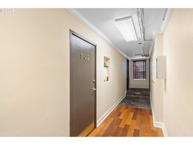 Cardinell View unit 802, Portland, OR 97201 - photo 5