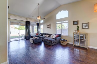 960 N Adams Ct-6