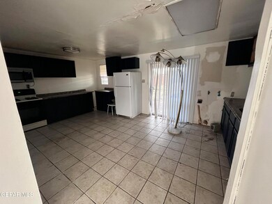 813 Elmwood Ct unit A, El Paso, TX 79932 - photo 7