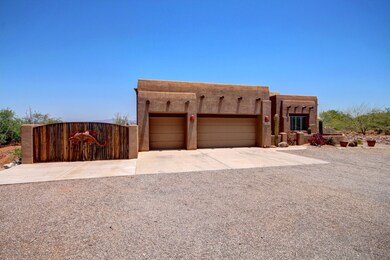 2 Double Gates for Backyard Access