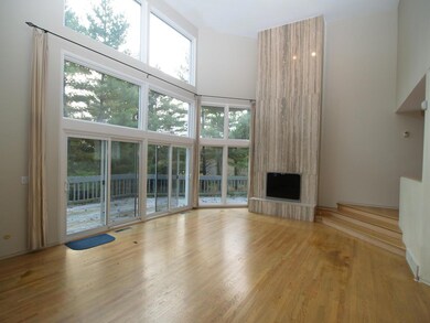 Living Room w/sliding doors to deck