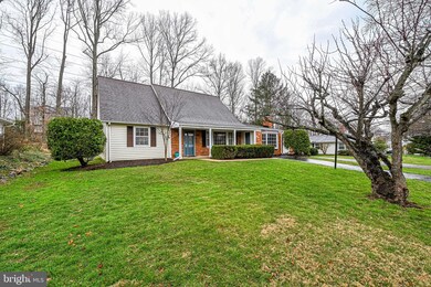 12823 Melville Ln, Fairfax, VA 22033 - photo 3