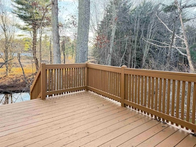 807 Nottingham Dr, Exeter, NH 03833 - photo 4