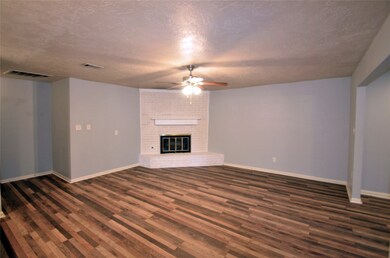 29526 Brookchase Dr, Spring, TX 77386 - photo 6