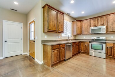 2242 E Palm Ln, Phoenix, AZ 85006 - photo 3