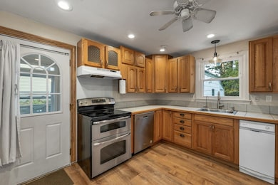 63 Parkview St, Manchester, NH 03103 - photo 6