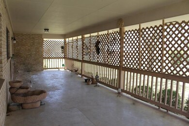 215 W Driftwood Dr, Fredericksburg, TX 78624 - photo 4