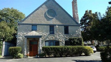 125 Circular St unit 3, Saratoga Springs, NY 12866 - photo 2