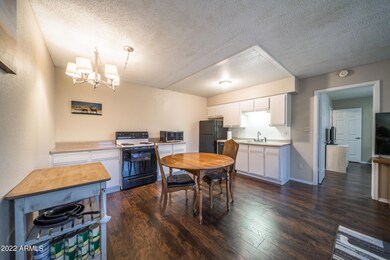 1440 Idaho 2041 - 13Kitchen
