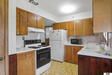 3502 Drexel St, Omaha, NE 68107 - photo 5