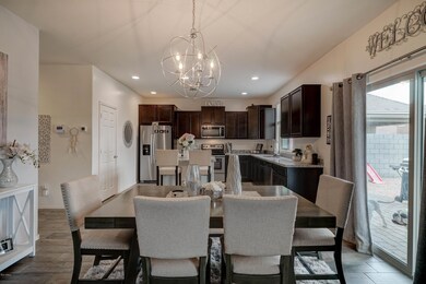 6140 W Laurie Ln-9
