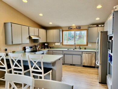 1380 Circle Wood Dr, Central Point, OR 97502 - photo 5