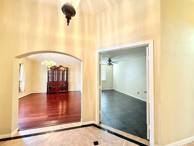 8514 Spotslyvania Ln, Houston, TX 77083 - photo 5