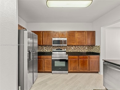 8800 NW 107th Ct unit 215, Doral, FL 33178 - photo 6