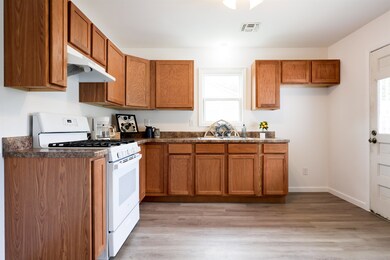 113 113 W Chestnut, Duncan, OK 73533 - photo 4