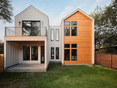 1215 Fort Branch Blvd unit 1, Austin, TX 78721 - photo 2