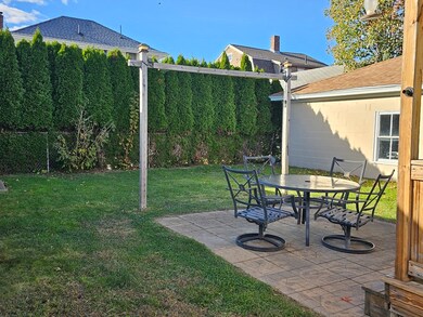 342 Stetson St, Fall River, MA 02720 - photo 4