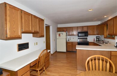 1874 Briarwood Ln, Fitchburg, WI 53575 - photo 7