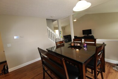 811 Crevis Ln, Columbus, OH 43228 - photo 4