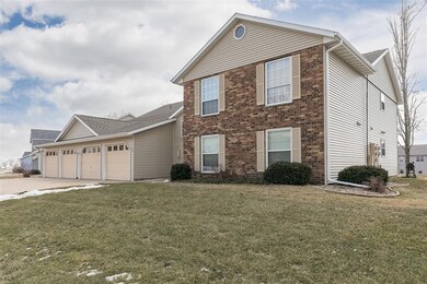 6113 Greenbriar Ln SW unit D, Cedar Rapids, IA 52404 - photo 3