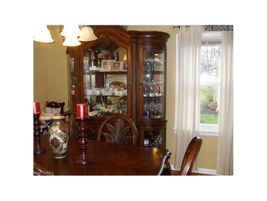 Dining Room Freshly Painted Can be a bedroom on Fi