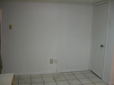 8526 Carriage Creek Dr, Houston, TX 77064 - photo 6