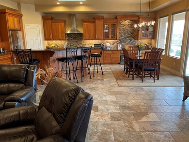 Kitchen & Dining Room
