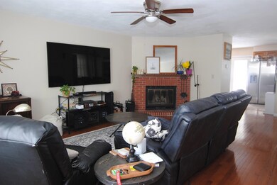 58 Stillwater Dr unit U123, Nashua, NH 03062 - photo 3