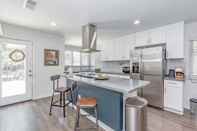 16930 Creek Line Dr, Friendswood, TX 77546 - photo 6