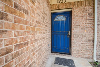 7433 Maxroy St, Houston, TX 77088 - photo 2