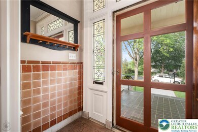 vestibule coming into the front door