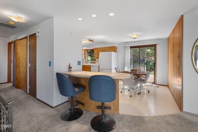 68-web-or-mls-35565 Lower Loop Interior-