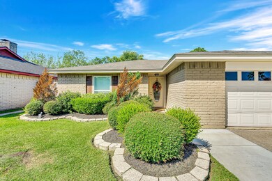 16602 Bougainvilla Ln, Friendswood, TX 77546 - photo 6