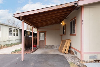 1201 SW 28th St #15 (2 of 20)