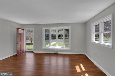 77 Davis Rd, Doylestown, PA 18901 - photo 2