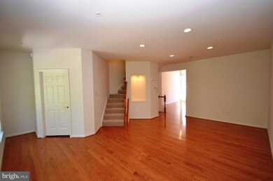 4502 Hidden Stream Ct unit 10, Owings Mills, MD 21117 - photo 2
