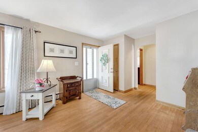 321 W 44th Place, Griffith, IN 46319 - photo 3