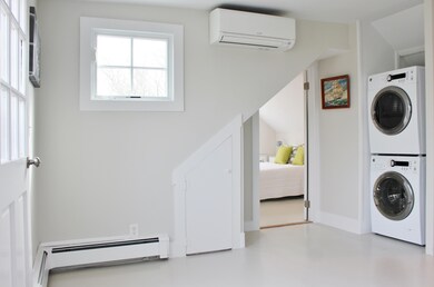 27 Brewster St unit 3, Provincetown, MA 02657 - photo 4