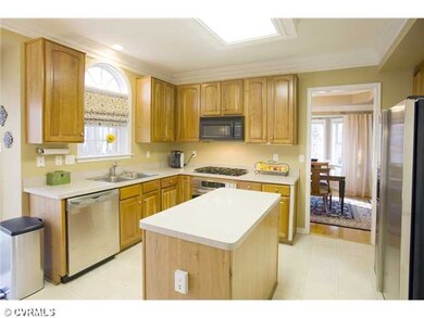 Kitchen - Functional Kitchen with Island, 42