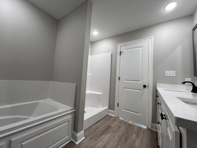 75 E Bartlet Way, Hattiesburg, MS 39402 - photo 2